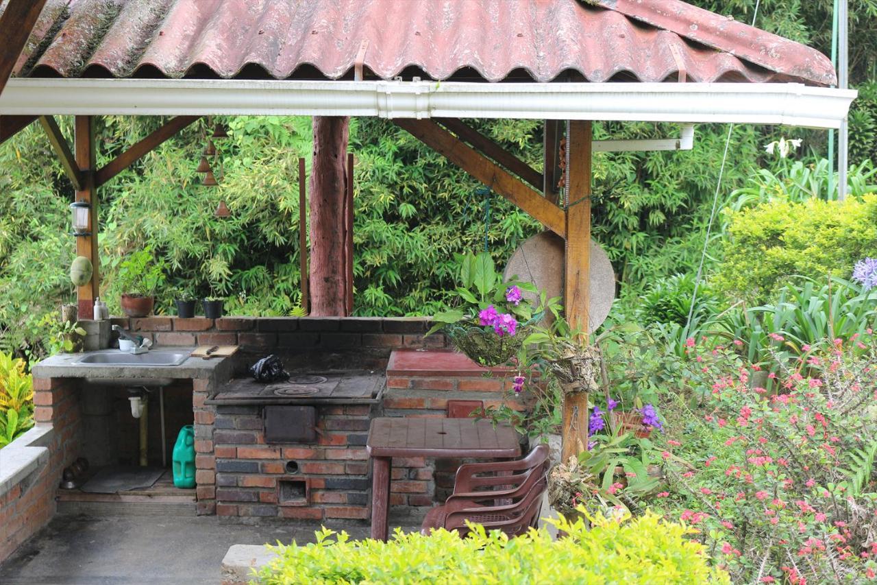 Finca Chalet La Tawa Sevilla  Eksteriør bilde